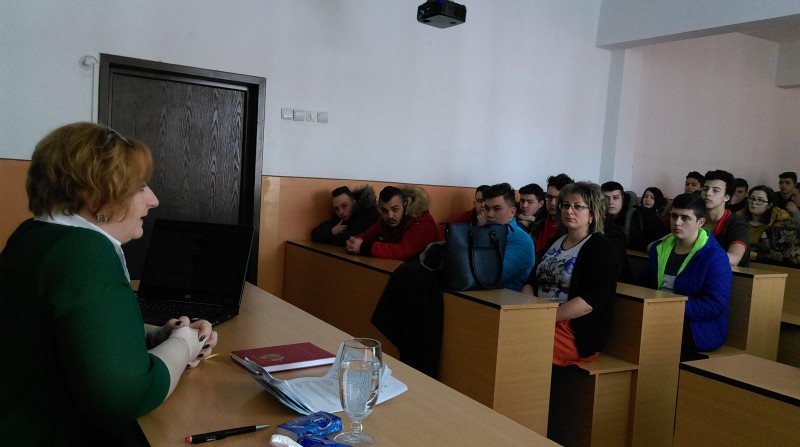 Liceenii din Mureș, interesați de lecțiile de educație juridică