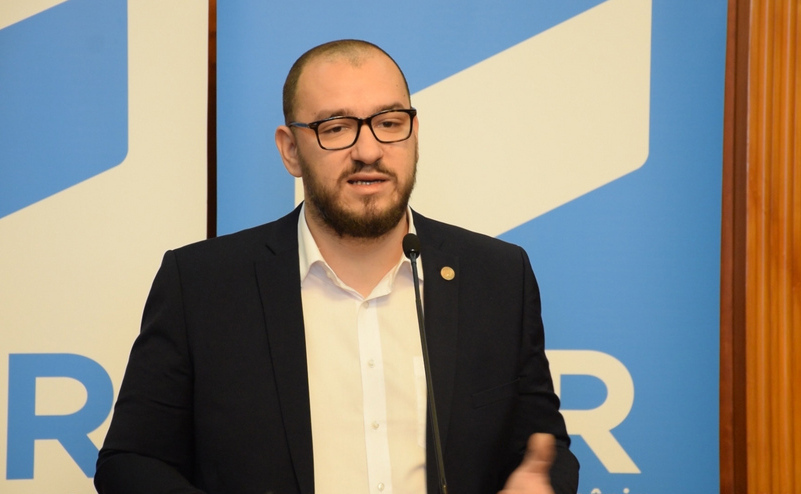 Fără penali în funcţii publice