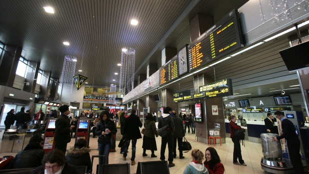 30 de curse aeriene au întârzieri la decolarea de pe Aeroportul Henri Coandă
