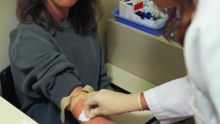 Analizele de depistare a infecţiei cu virusul hepatic B sau C vor fi de luna viitoare gratuite