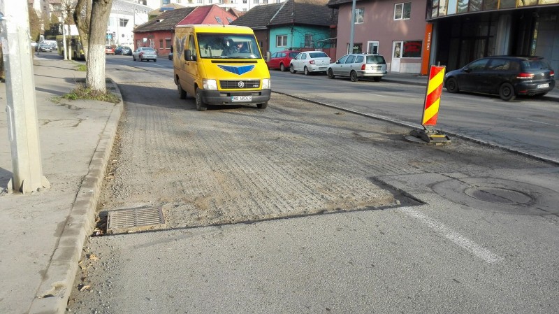 Străzile din Tîrgu-Mureș, un calvar pentru șoferi Străzile din Tîrgu-Mureș, un calvar pentru șoferi
