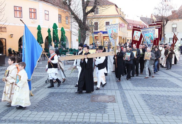 Procesiune de Florii pe străzile din centrul vechi al Brașovului