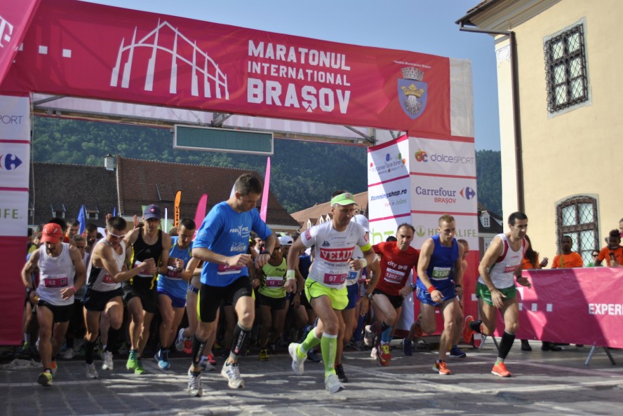 Sportivi din 18 ţări, aşteptaţi la Maratonul Internaţional Braşov Sportivi din 18 ţări, aşteptaţi la Maratonul Internaţional Braşov