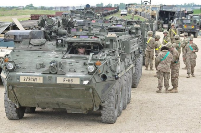 Ministrul Apărării şi şeful Statului Major, în vizită la exerciţiul militar de la Cincu