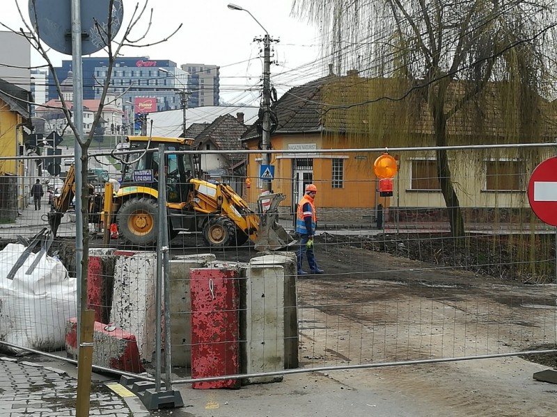 Au început lucrările de reconstruire a podului de pe strada Secerei, din Tîrgu-Mureș