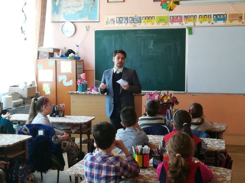 Activităţile studenţilor în Proiectul „Tineri pentru tineri” sunt în plină desfăşurare