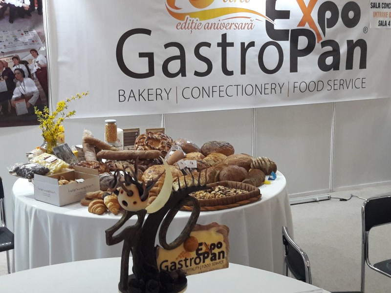 Tarta vegană cu avocado, devorată de vizitatorii GastroPan înainte de anunţarea câştigătorului concursului de patiserie