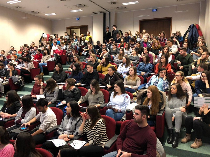 Studenții primesc gratuitate la transport, indiferent de vârstă Studenții primesc gratuitate la transport, indiferent de vârstă