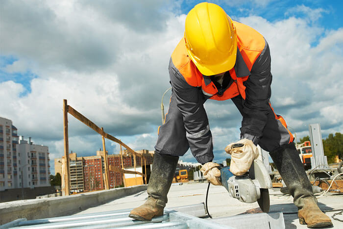 Industria și construcțiile oferă printre cele mai mari salarii din județul Mureș