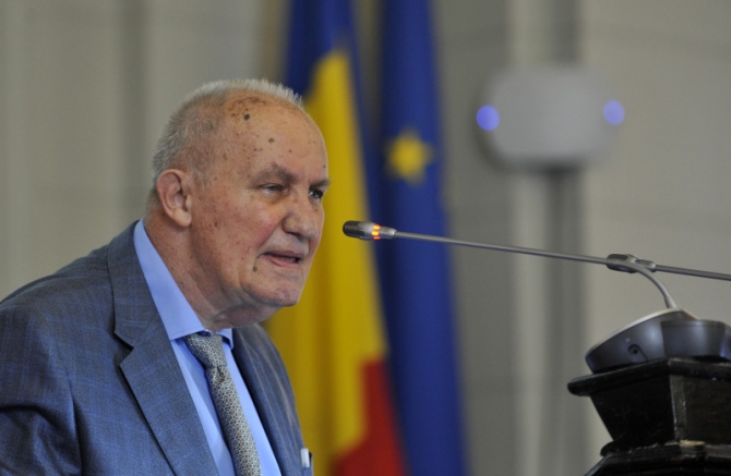 A murit academicianul Dinu C. Giurescu A murit academicianul Dinu C. Giurescu