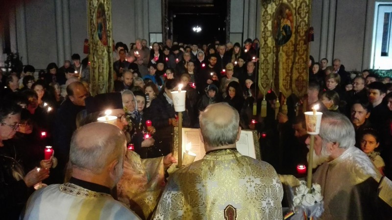 Radio Tîrgu-Mureș a transmis, azi-noapte, slujba Învierii Radio Tîrgu-Mureș a transmis, azi-noapte, slujba Învierii