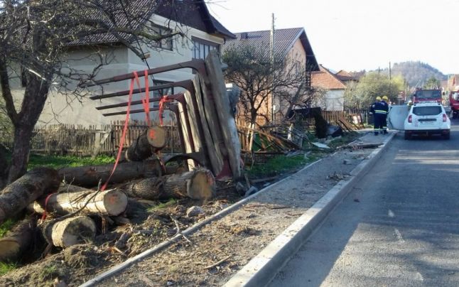 Incident rutier în Brașov în urma căruia a fost fisurată o conductă de gaze