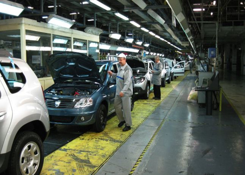 Dacia a depăşit vânzările Renault şi Peugeot