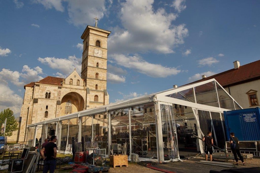 La Alba Iulia, în cetatea Alba Carolina – la 100 de ani de la Marea Unire – are loc astăzi Gala Premiilor UNITER – ediţia a 26-a.