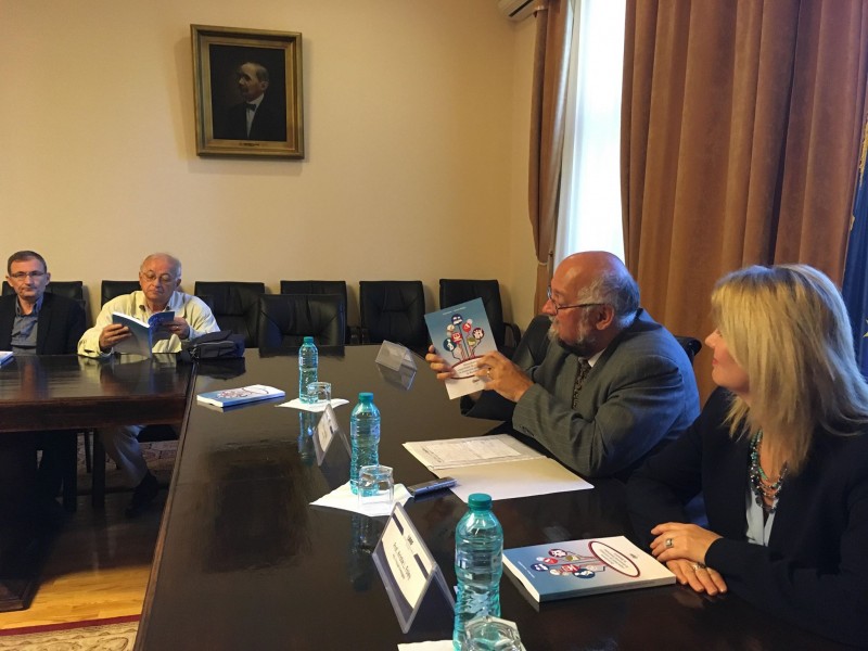 Carte despre cercetările derulate de UMF Tg Mureș privind fumatul