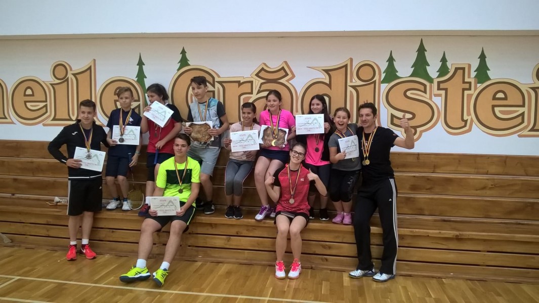 Sportivii brașoveni, 8 medalii la Trofeul “Cheile Grădiștei” la badminton