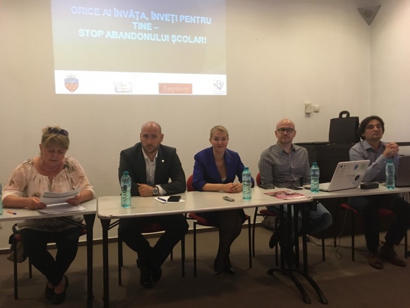 Peste 500 de copii din comuna Livezeni vor beneficia de zeci de servicii gratuite timp de 3 ani