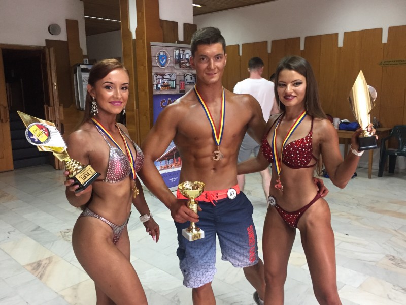 11 medalii pentru mureșeni la Cupa Federației de culturism și fitness