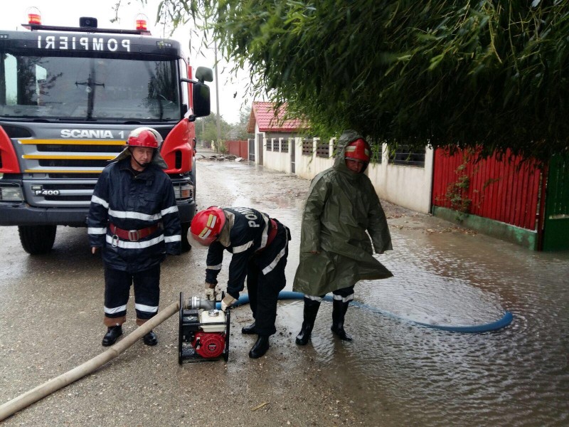 IGSU:12 localităţi din 8 judeţe, afectate de condiţiile meteo