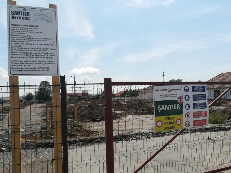 Furt de utilaje și echipamente de pe șantierul modernizării pieței din Reghin