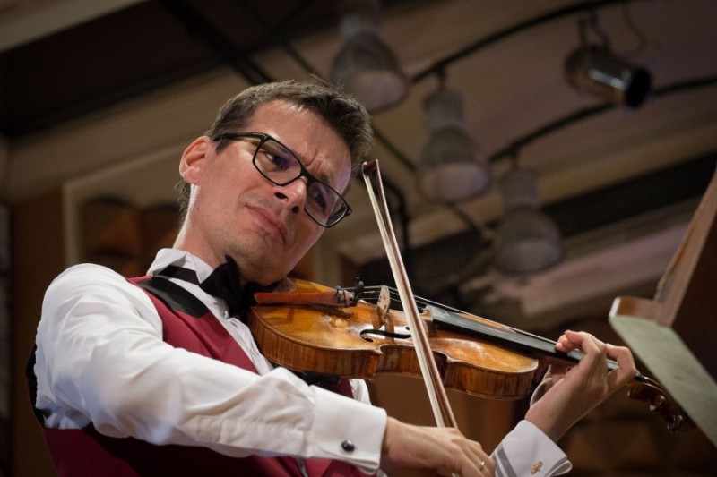 Cunoscutul violonist Alexandru Tomescu şi pianista Angela Drăghicescu vor concerta joi, la Sfântu Gheorghe