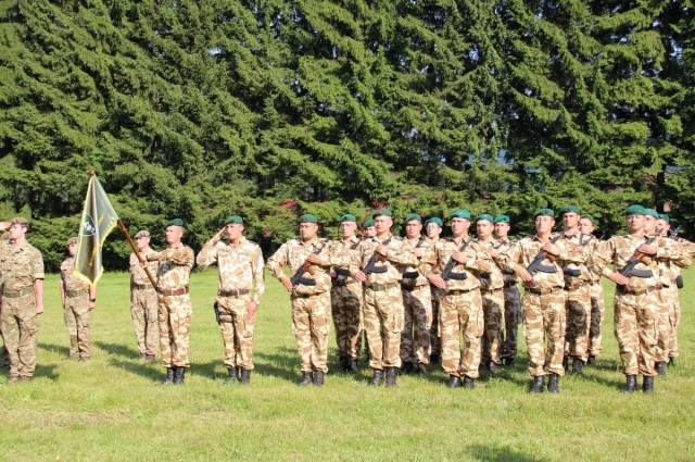 Militari români și britanici se antrenează în comun la Brașov