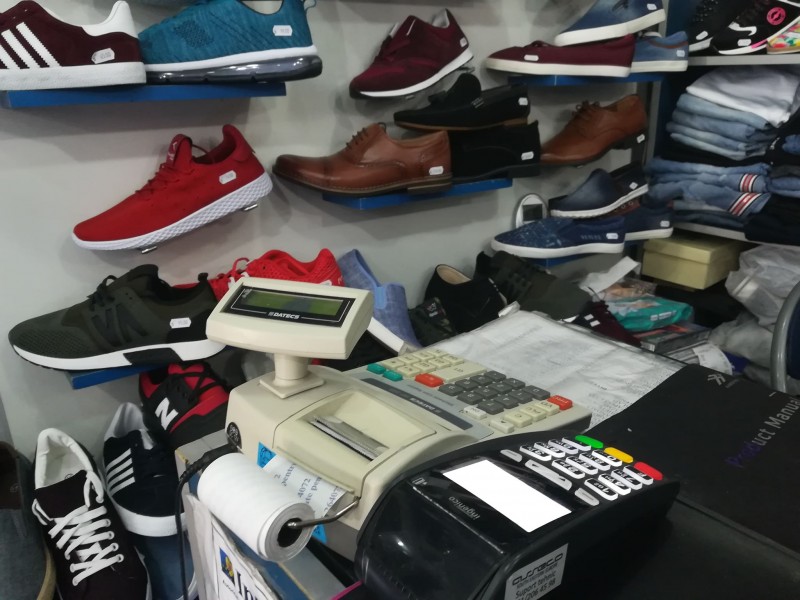 Amenzi ANPC la comercianţi de încălţăminte