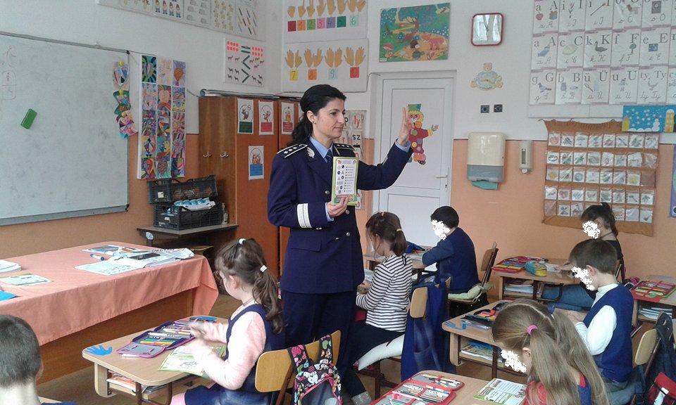 ”Școala Siguranței Tedi”, un program de succes în școlile de la țară