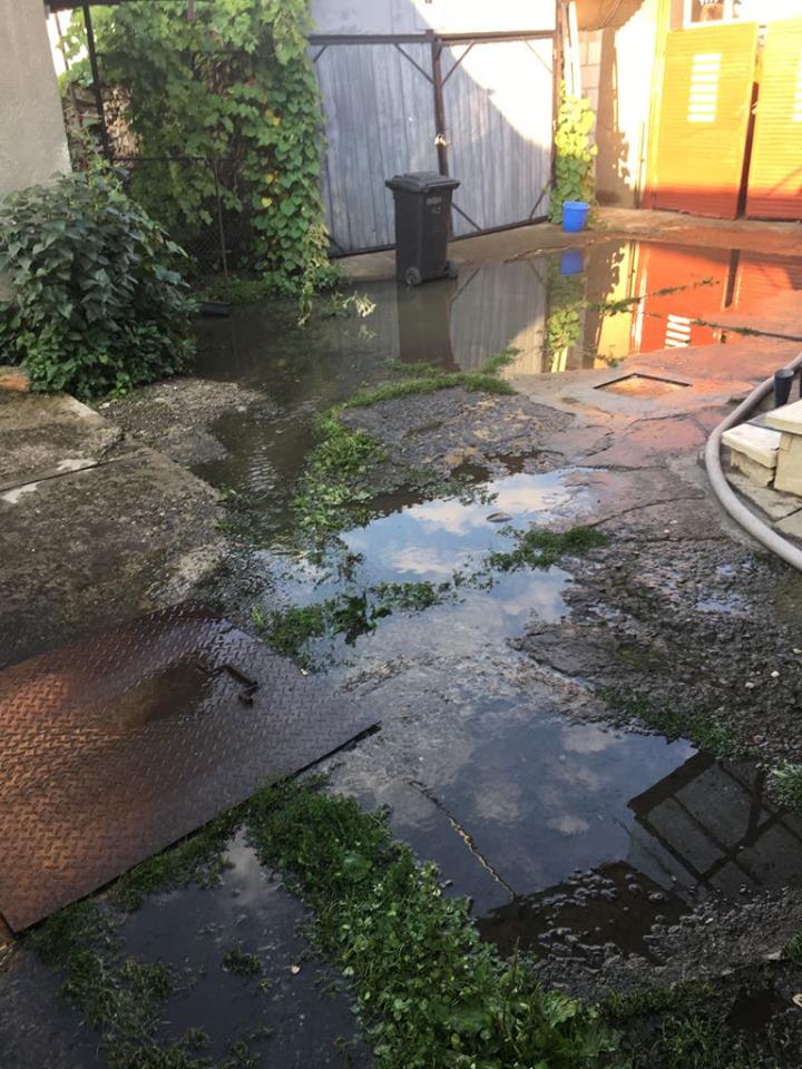 10 gospodării inundate la Reghin, în urma ploilor torențiale