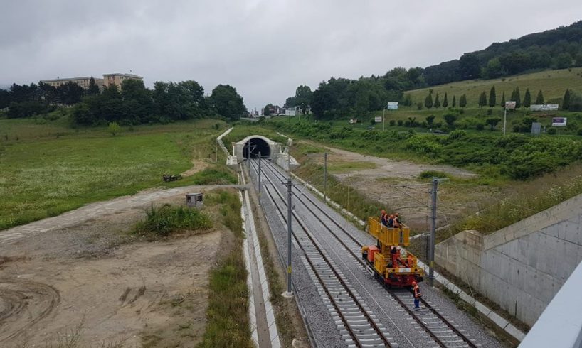 CFR SA a dat în exploatare firul II modernizat pe traseul feroviar nou-construit între Sighişoara şi Daneş