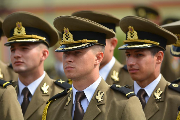 La Academiile Militare din Sibiu, Braşov, Constanţa şi Bucureşti sunt programate festivităţi de absolvire