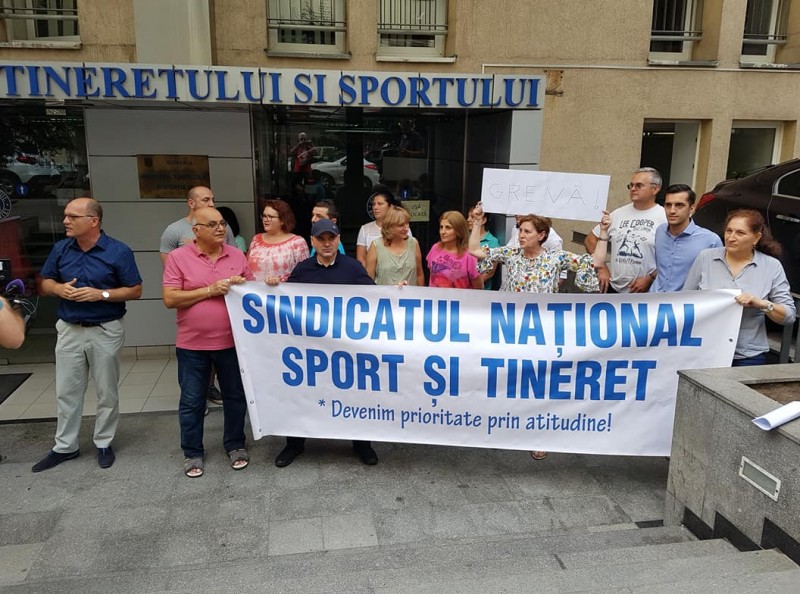 Membrii Sindicatului Naţional Sport şi Tineret au fost în grevă de avertisment