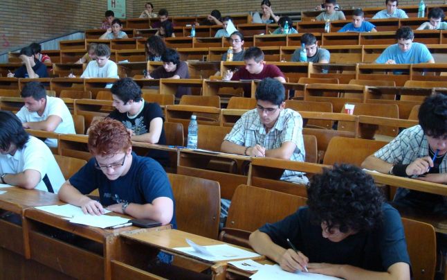 Informatica, actoria și medicina sunt cele mai căutate specializări universitare în Tîrgu-Mureș