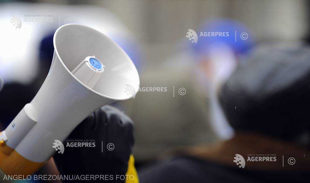 Angajaţii din Sport şi Tineret intră azi în grevă generală, anunţă liderul de sindicat Andy Nagy Angajaţii din Sport şi Tineret intră azi în grevă generală, anunţă liderul de sindicat Andy Nagy