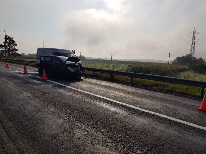 Traficul rutier este parţial blocat pe DN 11 Sfântu Gheorghe- Braşov