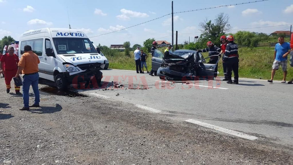 Accident rutier cu 9 victime în judeţul Gorj