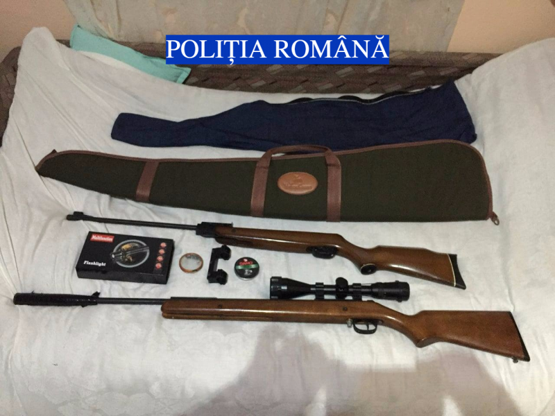 Arme deţinute ilegal de un bărbat din Cuci