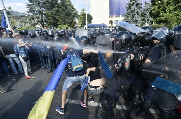 Maiorul Cazan susţine că gazele lacrimogene pe care colegii săi le-au folosit nu prezintă niciun risc pentru populaţie