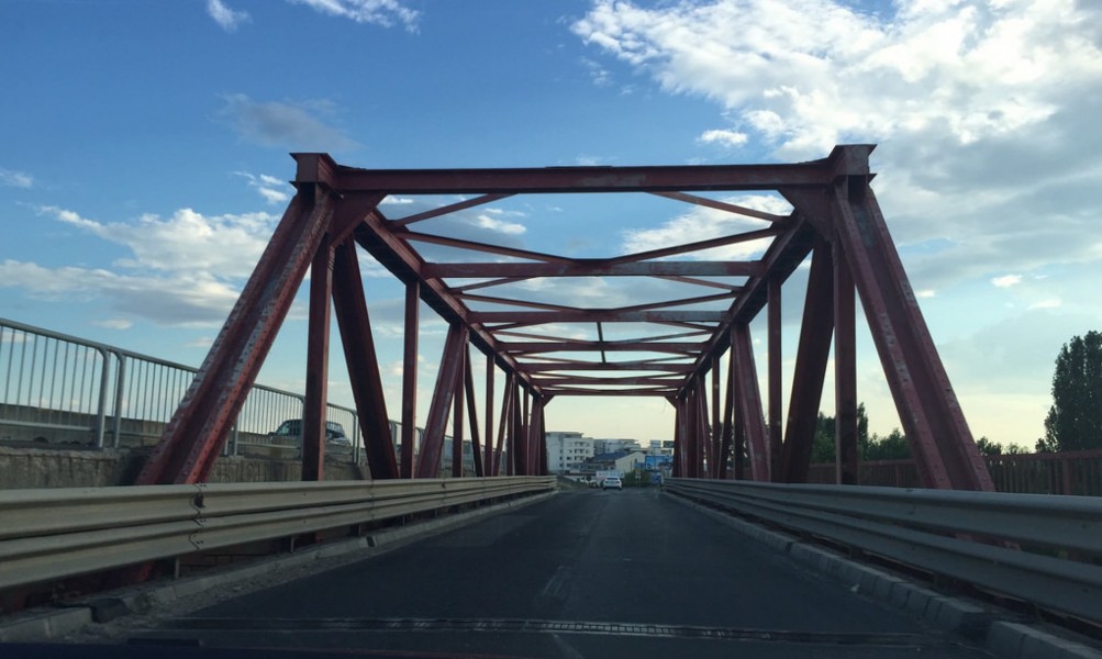 Traficul rutier pe podul de la Mărăcineni s-a redeschis pe sensul Râmnicu Sărat-Buzău