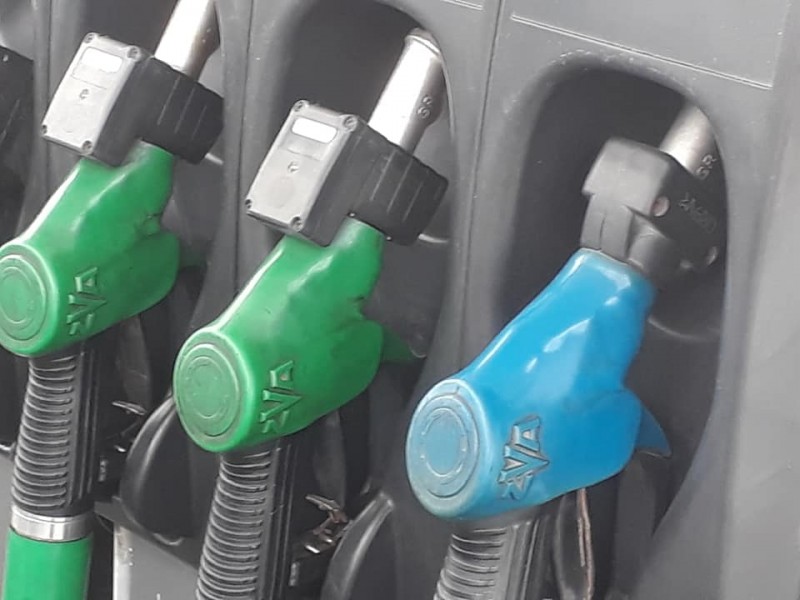 Companiile petroliere trebuie să afișeze simultan majorarea prețurilor la carburanți Companiile petroliere trebuie să afișeze simultan majorarea prețurilor la carburanți