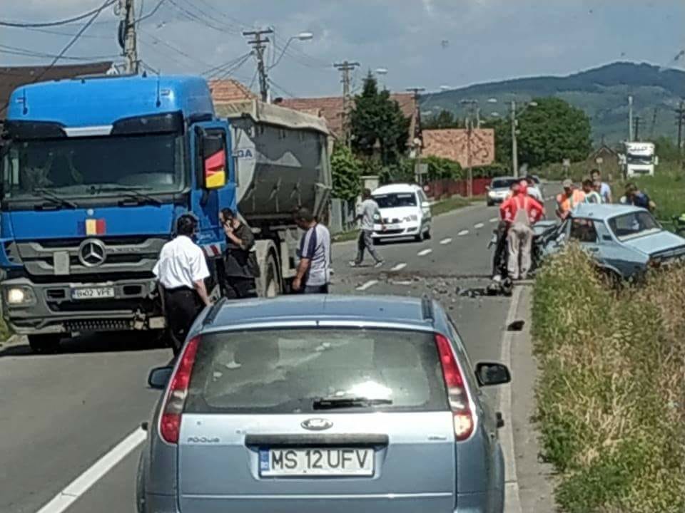 UPDATE: Bărbat de 69 de ani, rănit grav într-un accident rutier produs în Reghin