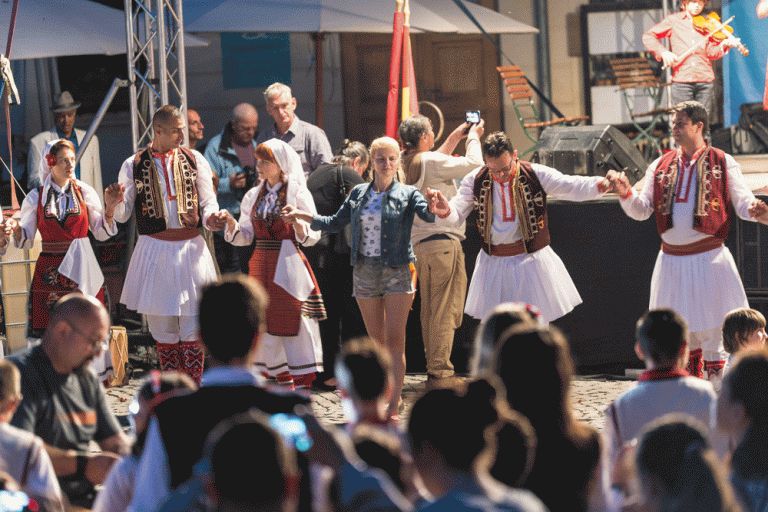 A început Festivalul Intercultural ProEtnica