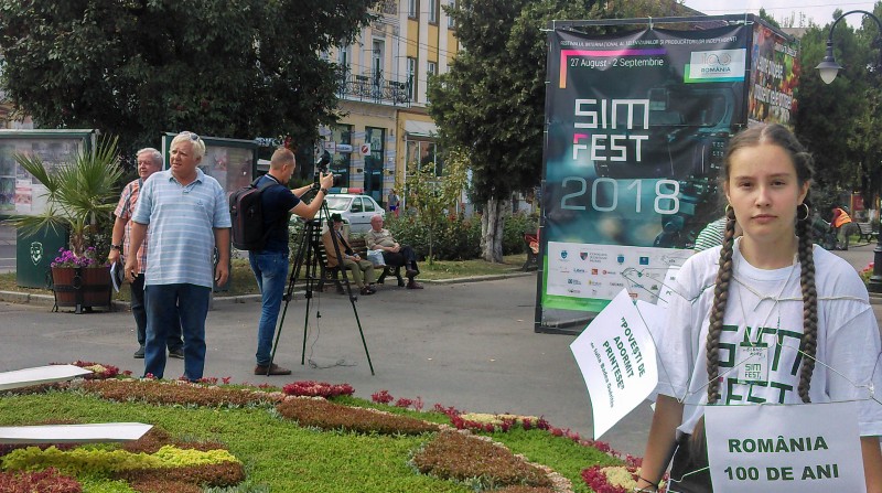 Flash-mob Eminescu de Ziua Limbii române, la Tg. Mureș Flash-mob Eminescu de Ziua Limbii române, la Tg. Mureș