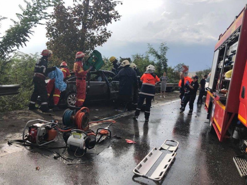 Accident rutier cu 3 victime încarcerate în Mureș