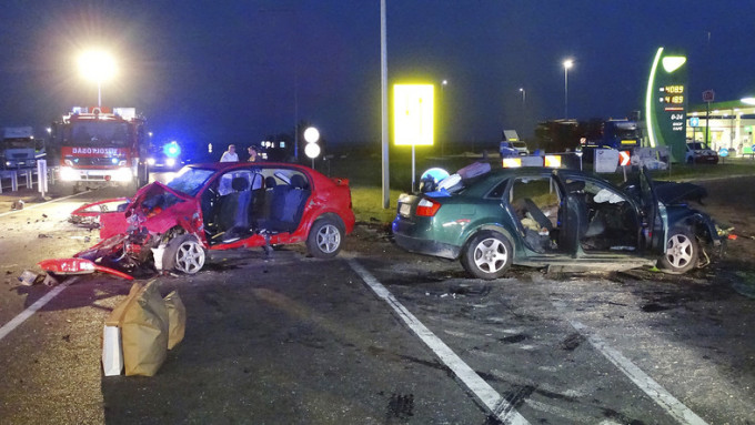 Doi cetăţeni români au murit şi alţi trei au fost răniţi în urma unui accident rutier care a avut loc ieri în Ungaria
