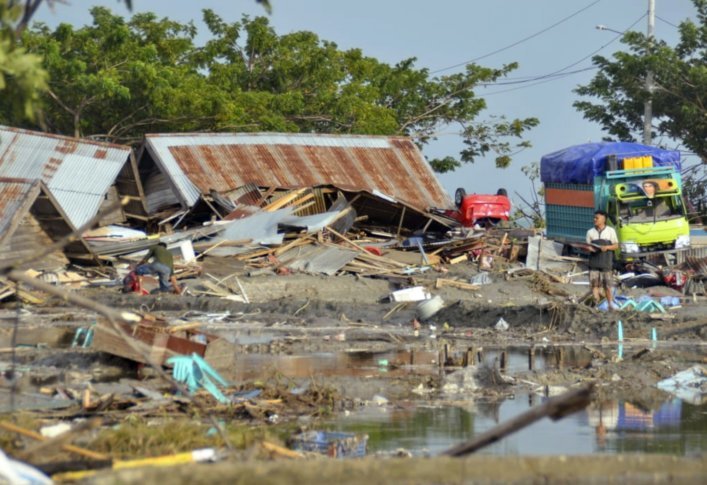 UPDATE: Bilanţul provizoriu al seismului din Indonezia a depăşit 800 de morţi