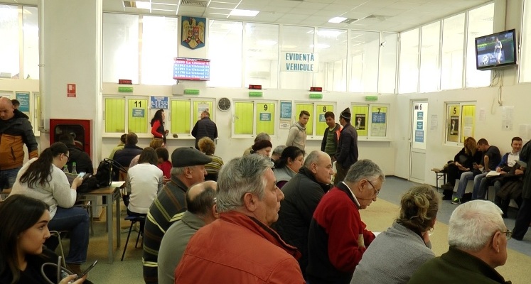 Activitatea serviciilor Paşapoarte şi Înmatriculări Vehicule Braşov, îmbunătăţită comparativ cu anul trecut