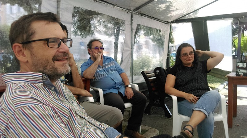 Piratarea și concurența literaturii străine, printre problemele scriitorilor români de carte
