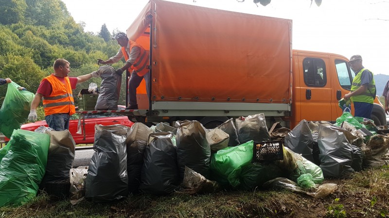 Drumarii, polițiștii și jandarmii alături de voluntarii din Brașov