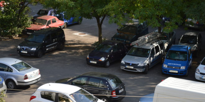La Tg.Mureș mașinile de firmă nu vor mai putea parca între blocuri